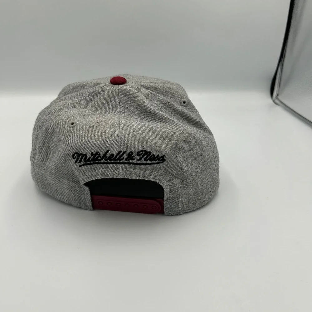 Mitchell & Ness Hat Cleveland Cavaliers Unisex OSFM Grey Snapback NBA Cap